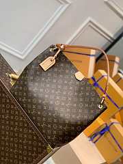 Louis Vuitton LV Graceful MM Monogram Beige  41 x 35 x 14 cm - 1