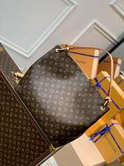 Louis Vuitton LV Graceful MM Monogram Beige  41 x 35 x 14 cm - 5