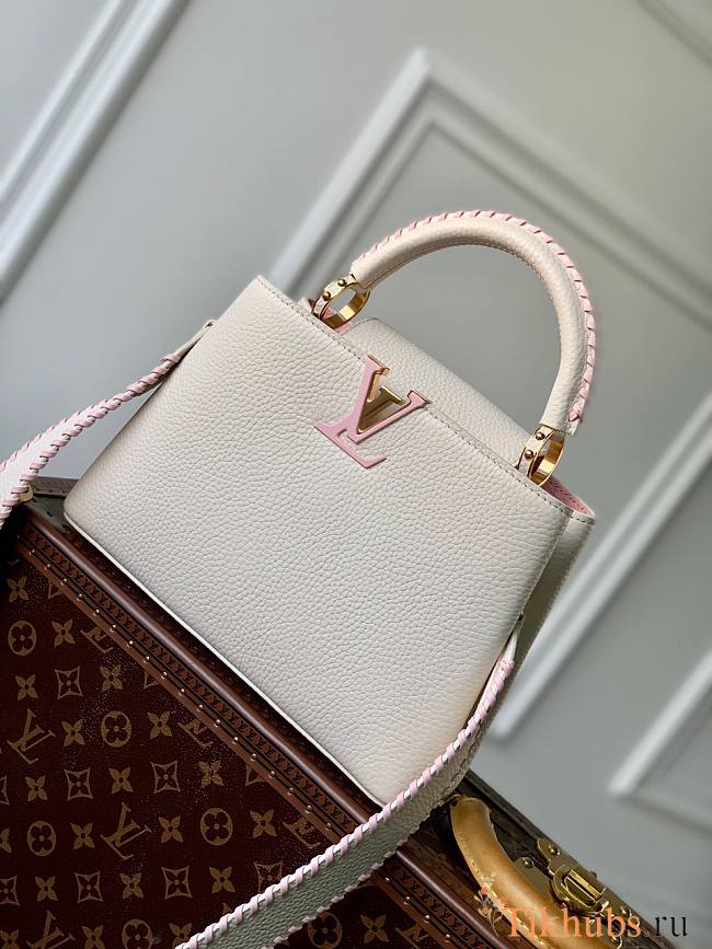 Louis Vuitton LV Capucines Small Handbag 27cm - 1