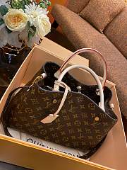 Louis Vuitton LV Montaigne MM Monogram 33 x 23 x 15 cm - 5