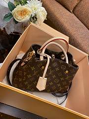 Louis Vuitton LV Montaigne BB Monogram 29 x 20 x 13 cm - 3