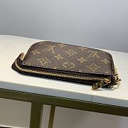 Louis Vuitton LV Mini Pochette Accessories Monogram 15.5 x 10.5 x 4 cm - 2