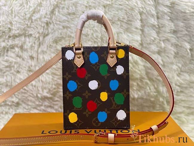 Louis Vuitton LV Petit Sac Plat LV X YK Monogram 14 x 17 x 5 cm  - 1