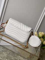 Louis Vuitton LV New Wave Multi Pochette Leather White 19x14x5cm - 6