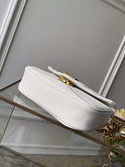 Louis Vuitton LV New Wave Multi Pochette Leather White 19x14x5cm - 5