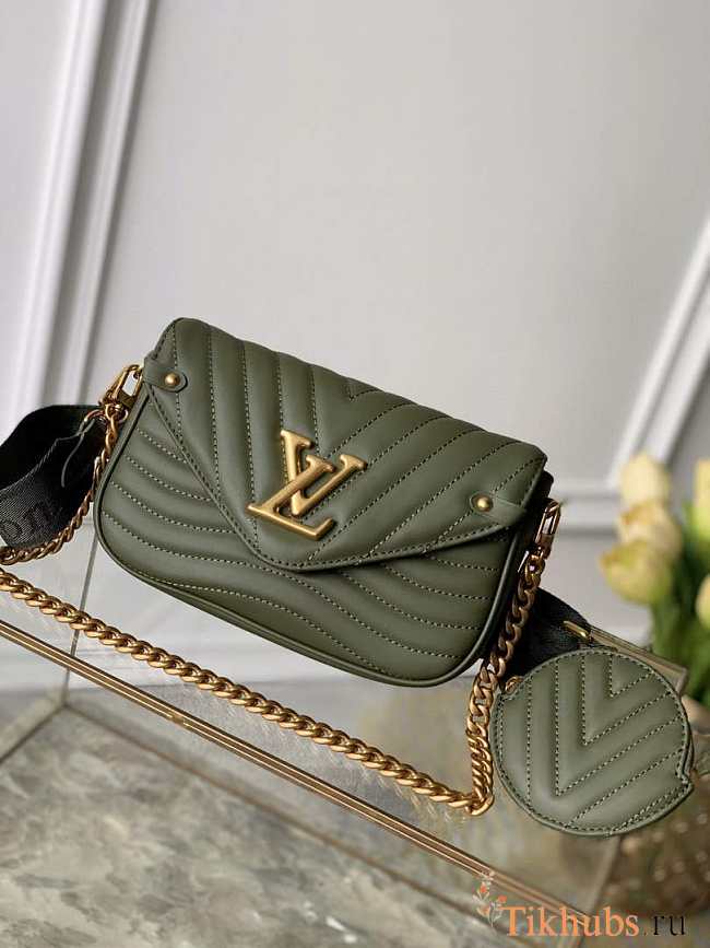 Louis Vuitton LV New Wave Multi Pochette Leather Green 19x14x5cm - 1