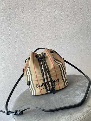 Burberry Icon Stripe Drawcord Pouch Bag 18x19.5cm