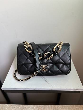 Chanel Flap Bag Lambskin Gold Black 16 × 24 × 6 cm