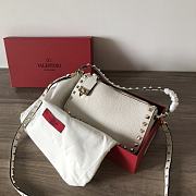 Valentino Garavani Grained Leather White Rockstud Bag 19x13x7cm - 2