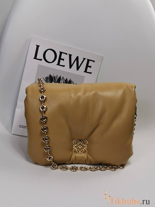 Loewe Puffer Goya Bag Shiny Nappa Lambskin Camel 23x17x9cm - 1