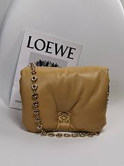 Loewe Puffer Goya Bag Shiny Nappa Lambskin Camel 23x17x9cm - 1