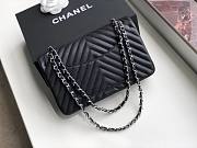 Chanel Medium Flap Bag Chevron Black Caviar Silver 25cm - 5