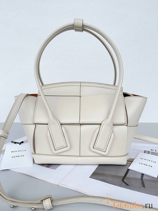 Bottega Veneta Mini Arco White 29cm - 1