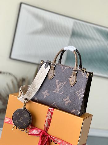 Louis Vuitton LV Onthego PM With Strap 25 x 19 x 11.5 cm