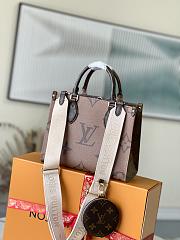 Louis Vuitton LV Onthego PM With Strap 25 x 19 x 11.5 cm - 5
