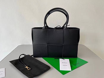 Bottega Veneta Arco Medium Tote Black 36.5x24x14cm