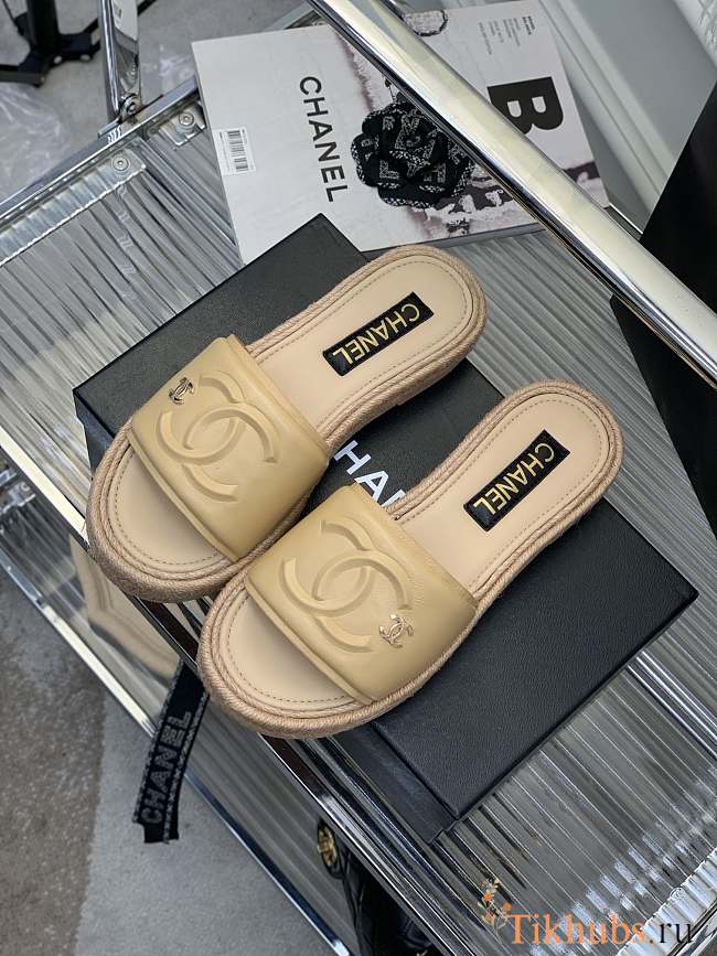 Chanel 23C Beige CC Logo Slide Sandal Slip - 1