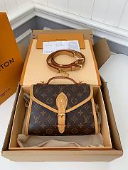 Louis Vuitton LV Ivy Bag Monogram Canvas 23.5x18x9cm - 1