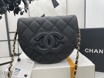Chanel Mini Messenger Black Grained Calfskin Bag 19x15x7cm