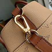Louis Vuitton LV On My Side MM Bag Arizona 30.5 x 24.5 x 14 cm - 2