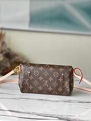 Louis Vuitton LV Small Favorite Monogram 24x14x4cm - 6