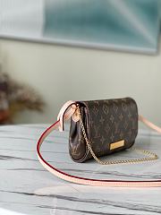 Louis Vuitton LV Small Favorite Monogram 24x14x4cm - 5