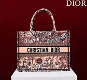 Dior Medium Book Tote Powder Pink Jardin Magique 36 x 27.5 x 16.5 cm - 1