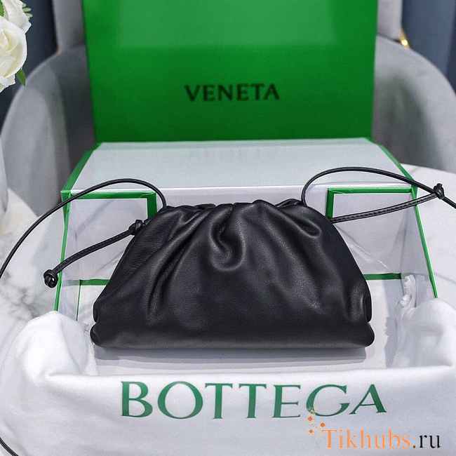 Bottega Veneta Mini Pouch Black 22x13x5cm - 1