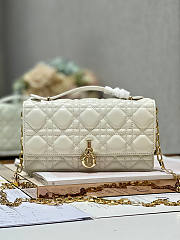 Dior Mini Miss Bag Cannage Lambskin White 21 x 11.5 x 4.5 cm - 1