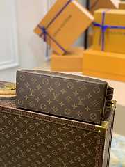 Louis Vuitton LV Petit Palais Monogram 29 x 18 x 12.5 cm - 2