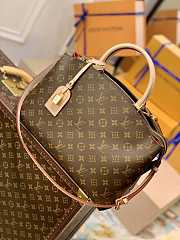 Louis Vuitton LV Grand Palais Monogram Empreinte 34 x 24 x 15 cm - 1