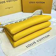 Louis Vuitton LV Coussin MM Yellow 26 x 20 x 12 cm - 3