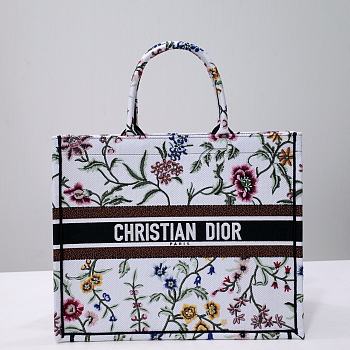 Dior Large Book Tote White Multicolor Petites Fleurs 42 x 35 x 18.5 cm