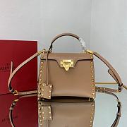 Valentino Rockstud Alcove Grainy Calfskin Handbag Beige Size 22 x 17 x 9 cm - 1