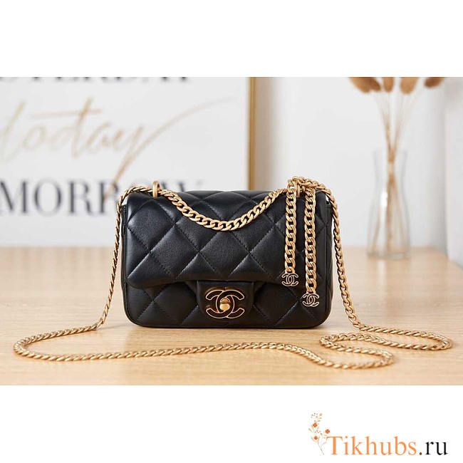 Chanel Flap Bag Black Lambskin Gold Hardware 14x18.5x5cm - 1