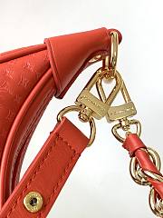 Louis Vuitton LV Loop Red Calfskin 23 x 13 x 6cm - 2