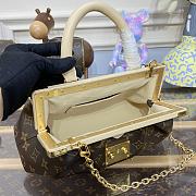 Louis Vuitton LV Monogram Clutch 28 x 14 x 10 cm - 5