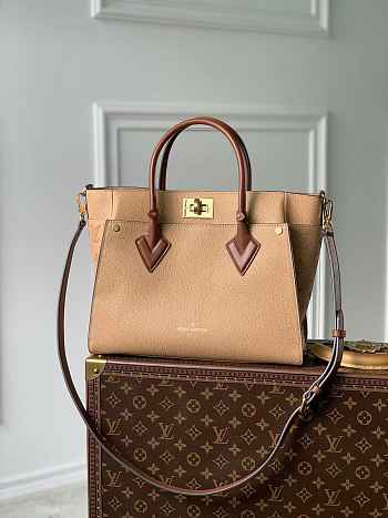 Louis Vuitton LV On My Side MM Bag Arizona 30.5 x 24.5 x 14 cm