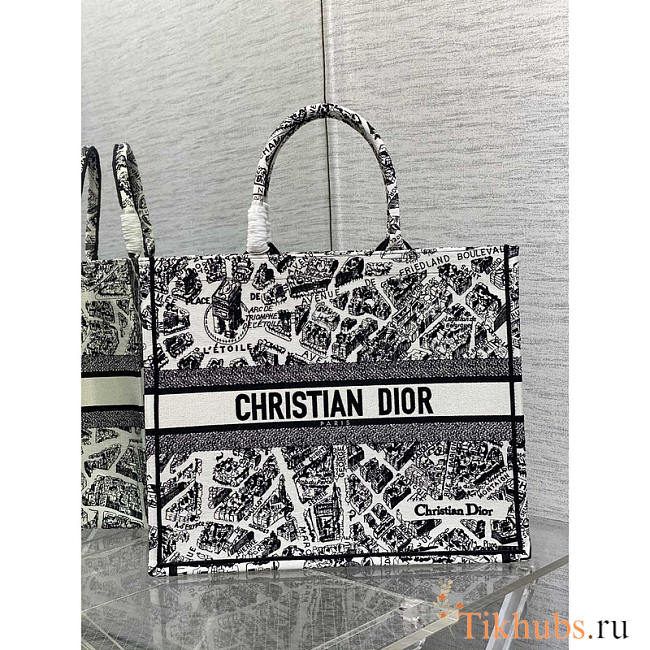 Dior Book Tote Large Plan de Paris Embroidery White and Black 42 x 35 x 18.5 cm - 1