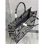 Dior Book Tote Large Plan de Paris Embroidery Black 42x35x18.5cm - 5