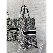 Dior Book Tote Large Plan de Paris Embroidery Black 42x35x18.5cm - 4