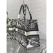 Dior Book Tote Medium Plan de Paris Embroidery White and Black 36 x 27.5 x 16.5 cm - 5