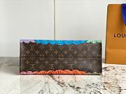 Louis Vuitton LV x YK OnTheGo MM Monogram Pumpkin Print 35 x 27 x 14 cm - 2