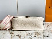 Louis Vuitton LV Diane Monogram Cream 23 x 16 x 8.5 cm - 5