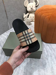 Burberry Vintage Check Slides - 5