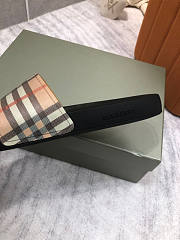 Burberry Vintage Check Slides - 4