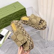 Gucci Angelina GG Supreme Platform Slide beige - 4