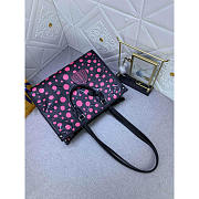 Louis Vuitton LV x YK OnTheGo MM​ Black Fuchsia 35x27x14cm - 3