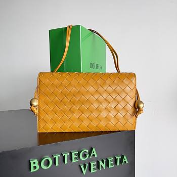 Bottega Veneta Trio Pouch On Strap Cob 25x14.5x5cm