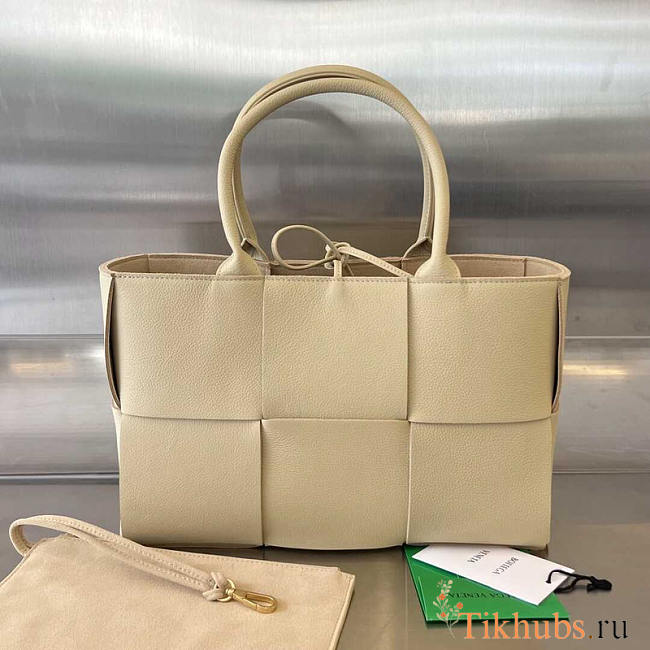 Bottega Veneta Small Arco Tote Bag Pale Beige 30x20x11.5cm - 1